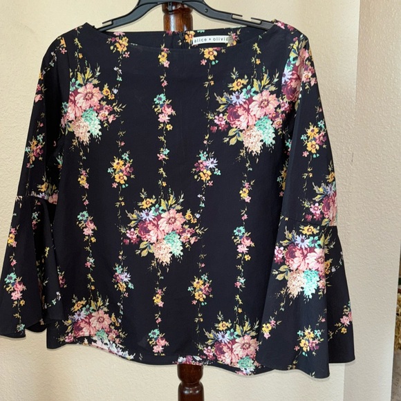 Alice + Olivia  bell sleeve floral blouse - Picture 2 of 5